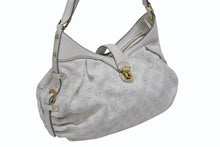 画像をギャラリービューアに読み込む, 極美品 LOUIS VUITTON ルイヴィトン マヒナXS パンチング ショルダーバッグ M95661 ホワイト レザー ゴールド金具 中古 4b010746