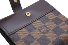 画像をギャラリービューアに読み込む, 極美品 LOUIS VUITTON ルイヴィトン 二つ折り財布 コンパクトジップ M61668 ダミエキャンバス エベヌ ゴールド金具 中古 4b010769