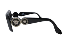 Load image into Gallery viewer, 極美品 VERSACE ヴェルサーチ サングラス メドゥーサロゴ MOD.417 ブラック ゴールド プラスチック 中古 4b011296