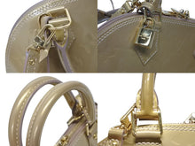Load image into Gallery viewer, 極美品 LOUIS VUITTON ルイヴィトン アルマBB 2WAYハンドバッグ M90104 ゴールド モノグラム ゴールド金具 ヴェルニ 中古 4b010806