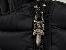 画像をギャラリービューアに読み込む, CHROME HEARTS クロムハーツ ナイロン ダウンベスト サイズL クロスボールボタン ダガージップ ブラック 美品 中古 4b010873