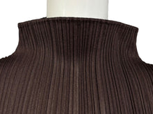 Load image into Gallery viewer, 極美品 PLEATS PLEASE ISSEY MIYAKE プリーツプリーズ イッセイミヤケ プリーツ カットソー ブラウン PP81-JK189 サイズ3 中古 4b010938