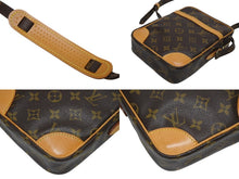 Load image into Gallery viewer, 極美品 LOUIS VUITTON ルイヴィトン ダヌーブ ショルダーバッグ M45266 モノグラム PVC レザー ゴールド金具 中古 4b011013