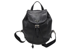 極美品 PRADA プラダ リュック デイパック 三角プレート トライアングルロゴ イタリア製 ブラック シルバー金具 レザー 中古 4b011024