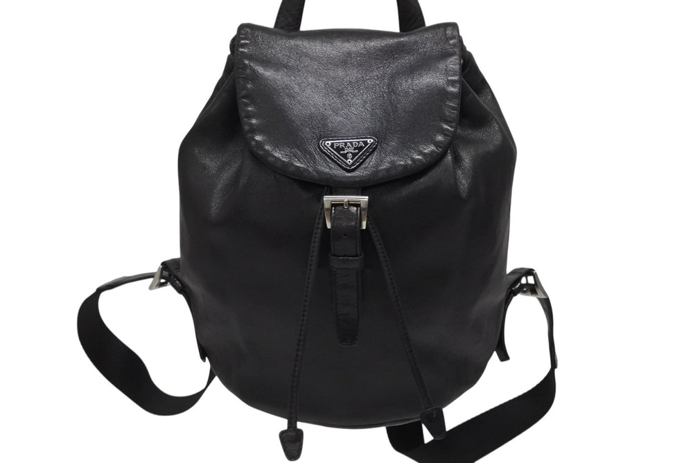 極美品 PRADA プラダ リュック デイパック 三角プレート トライアングルロゴ イタリア製 ブラック シルバー金具 レザー 中古 4b011024