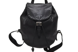 極美品 PRADA プラダ リュック デイパック 三角プレート トライアングルロゴ イタリア製 ブラック シルバー金具 レザー 中古 4b011024