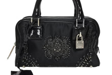 Load image into Gallery viewer, LOEWE ロエベ ミニアマソナ ミニハンドバッグ サテン ビーズ クリスタル ブラック シルバー金具 美品 中古 4b011032
