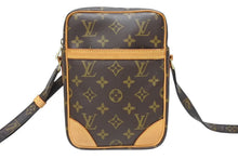 Load image into Gallery viewer, 極美品 LOUIS VUITTON ルイヴィトン ダヌーブ ショルダーバッグ M45266 モノグラム PVC レザー ゴールド金具 中古 4b011143