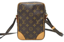 Load image into Gallery viewer, 極美品 LOUIS VUITTON ルイヴィトン ダヌーブ ショルダーバッグ M45266 モノグラム PVC レザー ゴールド金具 中古 4b011143