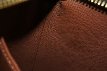 Load image into Gallery viewer, 極美品 LOUIS VUITTON ルイヴィトン ドルーオ ショルダーバック M51290 モノグラム ブラウン ゴールド金具 中古 4b010964