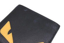 Load image into Gallery viewer, 極美品 FENDI フェンディ バッグ バグズ 二つ折り財布 7M0001 ブラック イエロー レッド カーフレザー 中古 4b011739