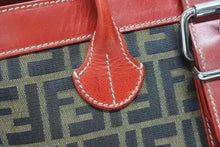 Load image into Gallery viewer, FENDI フェンディ トートバッグ 8BH046 ズッカ柄 総柄 キャンバス レザー レッド ブラウン シルバー金具 美品 中古 4b011393