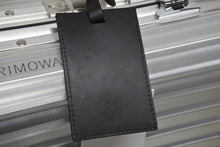 Load image into Gallery viewer, 極美品 RIMOWA リモワ × PORSCHE ポルシェ ハンドキャリーケース スーツケース 9229001290 シルバー エンブレム ジェラルミン 中古 4b011111