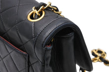 Load image into Gallery viewer, CHANEL シャネル Sフラップ Sチェーンショルダーバッグ 1番台 ココマーク ラムスキン ブラック ゴールド金具 美品 中古 4b011814