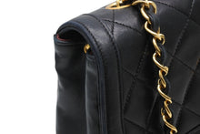 Load image into Gallery viewer, CHANEL シャネル Sフラップ Sチェーンショルダーバッグ 1番台 ココマーク ラムスキン ブラック ゴールド金具 美品 中古 4b011814