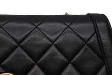 Load image into Gallery viewer, CHANEL シャネル Sフラップ Sチェーンショルダーバッグ 1番台 ココマーク ラムスキン ブラック ゴールド金具 美品 中古 4b011814