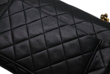 Load image into Gallery viewer, CHANEL シャネル Sフラップ Sチェーンショルダーバッグ 1番台 ココマーク ラムスキン ブラック ゴールド金具 美品 中古 4b011814
