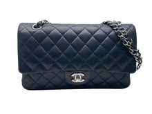 画像をギャラリービューアに読み込む, 極美品 CHANEL シャネル マトラッセ25 Wフラップ Wチェーンショルダーバッグ 19番台 ココマーク ラムスキン ネイビー シルバー金具 中古 4b011812