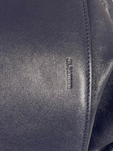 Load image into Gallery viewer, JIL SANDER ジルサンダー ハンドバッグ 巾着 ネイビー 美品 中古 4b011239
