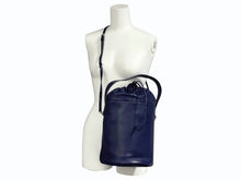 Load image into Gallery viewer, JIL SANDER ジルサンダー ハンドバッグ 巾着 ネイビー 美品 中古 4b011239