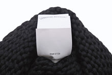Load image into Gallery viewer, 新品同様 CHROME HEARTS クロムハーツ クロスパッチ ニットキャップ ビーニー カシミヤ レザー シルバー925 ブラック 中古 4b011464