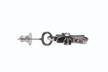Load image into Gallery viewer, 新品未使用 CHROME HEARTS クロムハーツ CHクロス ベビーファット ピアス 14k 重量2.4g シルバー 2004/.925刻印 中古 4b011444