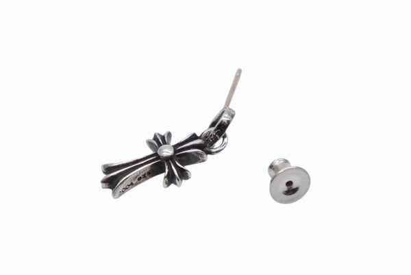 新品未使用 CHROME HEARTS クロムハーツ CHクロス ベビーファット ピアス 14k 重量2.4g シルバー 2004/.925刻印 中古 4b011444