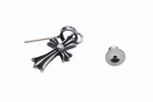 新品未使用 CHROME HEARTS クロムハーツ CHクロス ベビーファット ピアス 14k 重量2.4g シルバー 2004/.925刻印 中古 4b011444