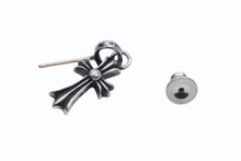 Load image into Gallery viewer, 新品未使用 CHROME HEARTS クロムハーツ CHクロス ベビーファット ピアス 14k 重量2.4g シルバー 2004/.925刻印 中古 4b011444