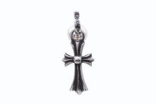 Load image into Gallery viewer, 新品未使用 CHROME HEARTS クロムハーツ CHクロス ベビーファット ピアス 14k 重量2.4g シルバー 2004/.925刻印 中古 4b011443