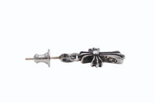Load image into Gallery viewer, 新品未使用 CHROME HEARTS クロムハーツ CHクロス ベビーファット ピアス 14k 重量2.4g シルバー 2004/.925刻印 中古 4b011443
