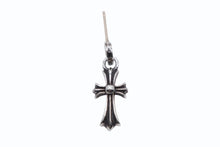 Load image into Gallery viewer, 新品未使用 CHROME HEARTS クロムハーツ CHクロス ベビーファット ピアス 14k 重量2.4g シルバー 2004/.925刻印 中古 4b011443