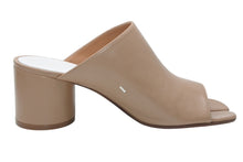 Load image into Gallery viewer, 極美品 Maison Margiela メゾン マルジェラ HANNAH MULE ハンナ ミュール S58WP0246 サイズ36 足袋 ブラウン 中古 4b012108