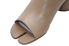 Load image into Gallery viewer, 極美品 Maison Margiela メゾン マルジェラ HANNAH MULE ハンナ ミュール S58WP0246 サイズ36 足袋 ブラウン 中古 4b012108
