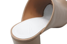 Load image into Gallery viewer, 極美品 Maison Margiela メゾン マルジェラ HANNAH MULE ハンナ ミュール S58WP0246 サイズ36 足袋 ブラウン 中古 4b012108