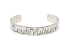 Load image into Gallery viewer, 新品未使用 LOUIS VUITTON ルイヴィトン バングル ブラスレ スクエアード LVストラス MP2694 シルバー金具 中古 4b012042