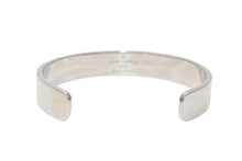 Load image into Gallery viewer, 新品未使用 LOUIS VUITTON ルイヴィトン バングル ブラスレ スクエアード LVストラス MP2694 シルバー金具 中古 4b012042