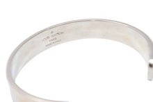 Load image into Gallery viewer, 新品未使用 LOUIS VUITTON ルイヴィトン バングル ブラスレ スクエアード LVストラス MP2694 シルバー金具 中古 4b012042