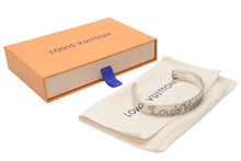 Load image into Gallery viewer, 新品未使用 LOUIS VUITTON ルイヴィトン バングル ブラスレ スクエアード LVストラス MP2694 シルバー金具 中古 4b012042