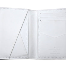 Load image into Gallery viewer, LOUIS VUITTON ルイヴィトン トリヨン モノグラム ポルトフォイユ ブラザ カードケース M83066 カーフスキン ホワイト 美品 中古 4b012349