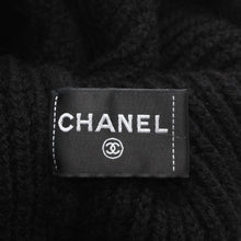 Load image into Gallery viewer, CHANEL シャネル ニットキャップ ビーニー ニット帽 AA8313 ココマーク カシミヤ スパンコール ブラック ゴールド 美品 中古 4b012373