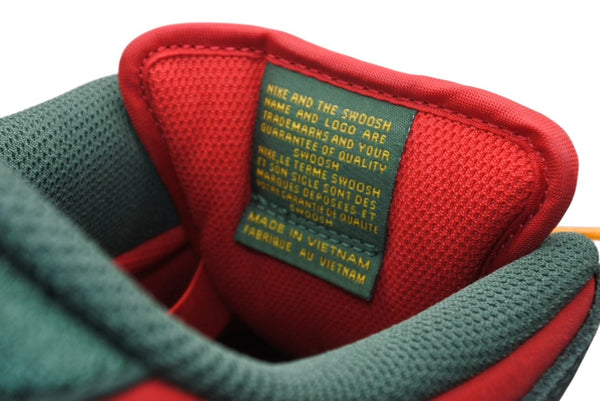 NIKE ナイキ スニーカー ナイキSB ダンク ロープロ プレミアム ファーグリーン ホワイト-ユニバーシティーゴールド 30cm 中古 美品 4b011836