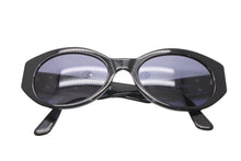 Load image into Gallery viewer, CHANEL シャネル ココマーク オーバル型 サングラス 03517 ブラック プラスチック 美品 中古 4b012417