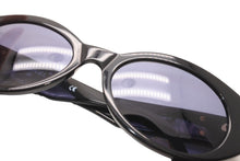 Load image into Gallery viewer, CHANEL シャネル ココマーク オーバル型 サングラス 03517 ブラック プラスチック 美品 中古 4b012417