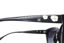 Load image into Gallery viewer, CHANEL シャネル ココマーク 花柄 サングラス 5187-H-A ブラック プラスチック サイズ55□18 135 美品 中古 4b012404