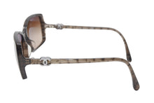 Load image into Gallery viewer, CHANEL シャネル マーブル サングラス ココマーク ロゴ 5218-A カラー ブラウン サイズ 54□16 美品 中古 4b012397