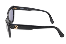 画像をギャラリービューアに読み込む, 極美品 CHANEL シャネル ココマーク キャッツアイシェイプ サングラス 01943 ブラック ブルーレンズ プラスチック 中古 4b012396
