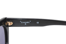 画像をギャラリービューアに読み込む, 極美品 CHANEL シャネル ココマーク キャッツアイシェイプ サングラス 01943 ブラック ブルーレンズ プラスチック 中古 4b012396