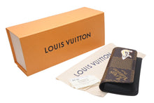 Load image into Gallery viewer, 新品未使用 LOUIS VUITTON ルイヴィトン エテュイ NIGO メガネケース モノグラムキャンバス ブラウン シルバー金具 中古 4b012047