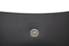 Load image into Gallery viewer, 新品未使用 LOUIS VUITTON ルイヴィトン エテュイ NIGO メガネケース モノグラムキャンバス ブラウン シルバー金具 中古 4b012047